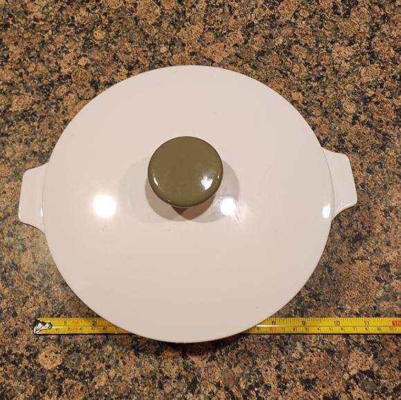 Corning Ware Covered Casserole Dish With Lid, P-708 1/2 B,  8 1/2" - Picture 7 of 10